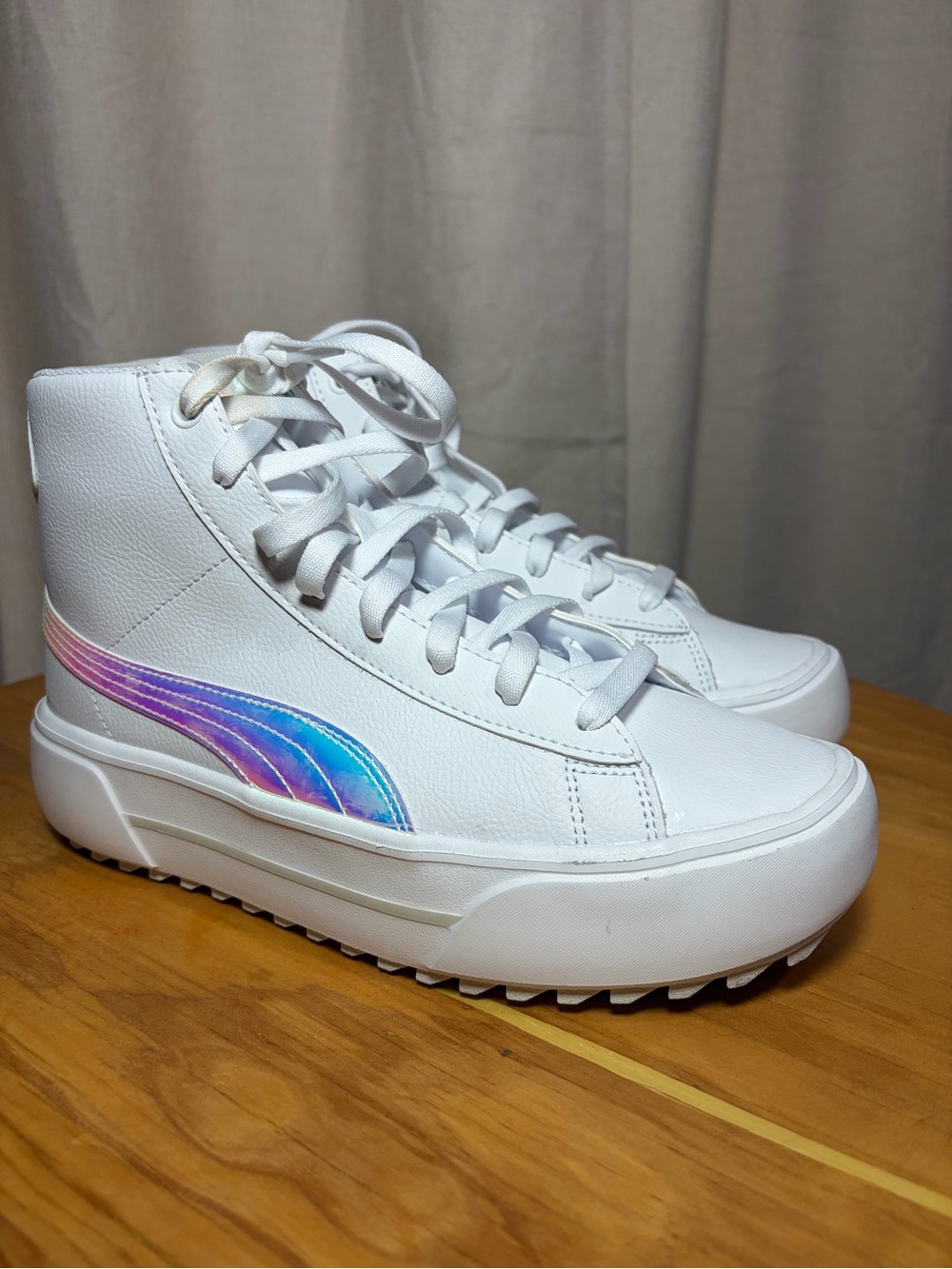 Puma White High-Top Sneakers with Iridescent Blue-Pink Formstrip. Size 8.5
